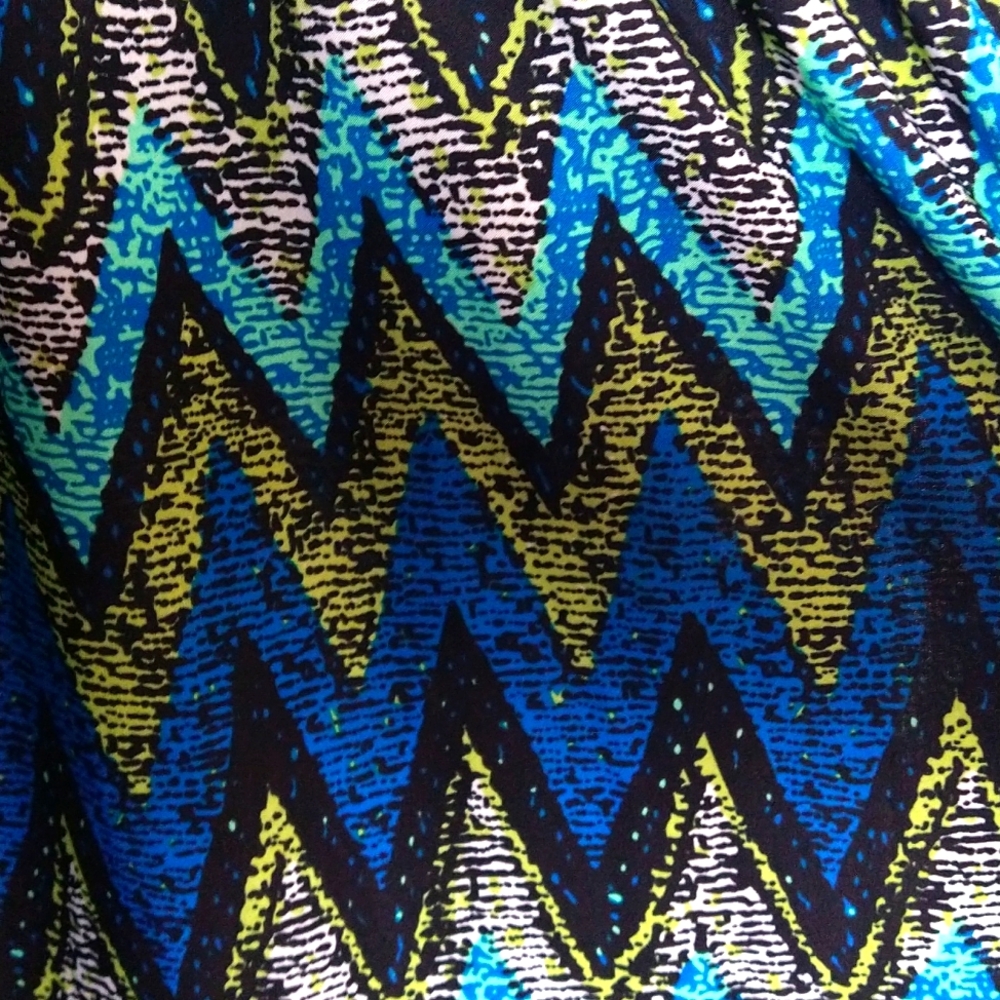 Christina Love Aztec Print Multi  Color Maxi Dress V neck Keyhole back Size M - Picture 7 of 8